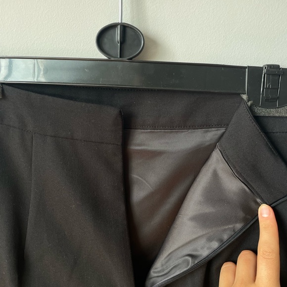 Black Mango Skirt 🖤 - Picture 6 of 6